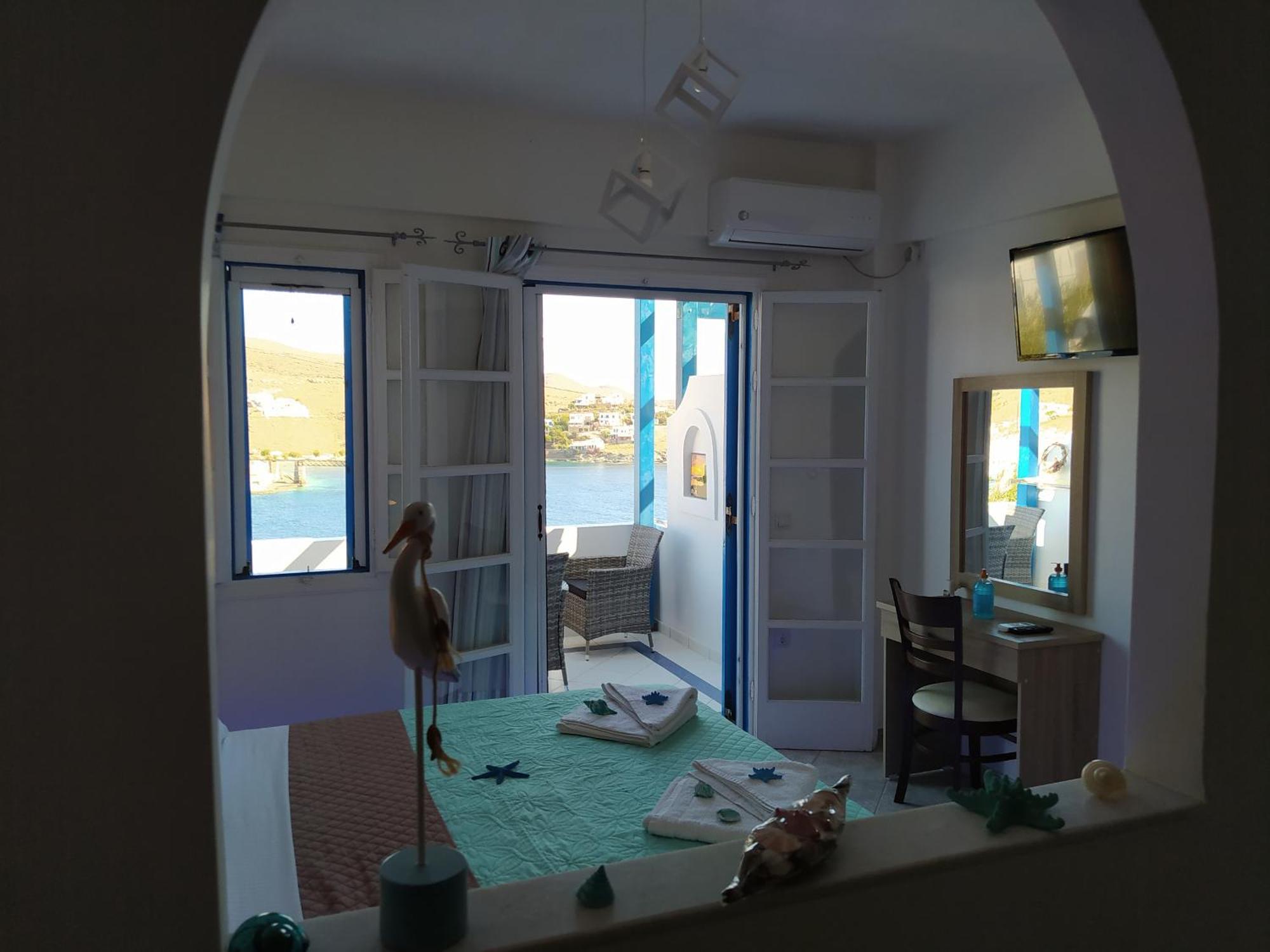 Fantastic View Studios Kythnos Room photo